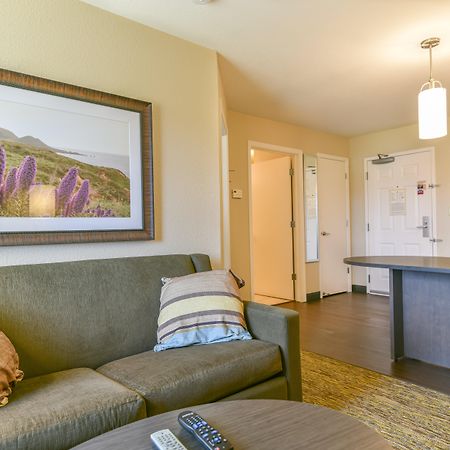 Candlewood Suites Medford By Ihg Exterior photo
