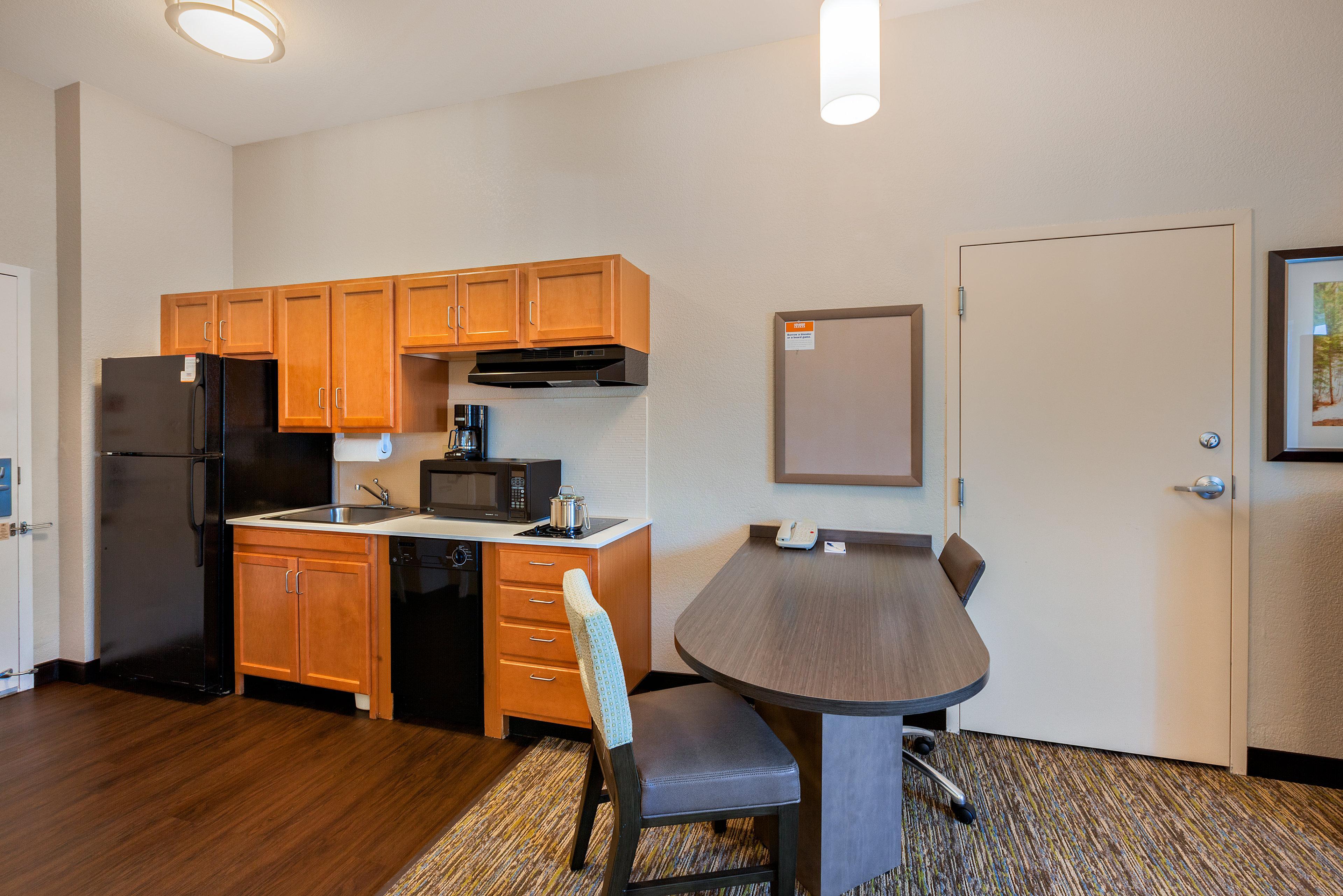 Candlewood Suites Medford By Ihg Exterior photo