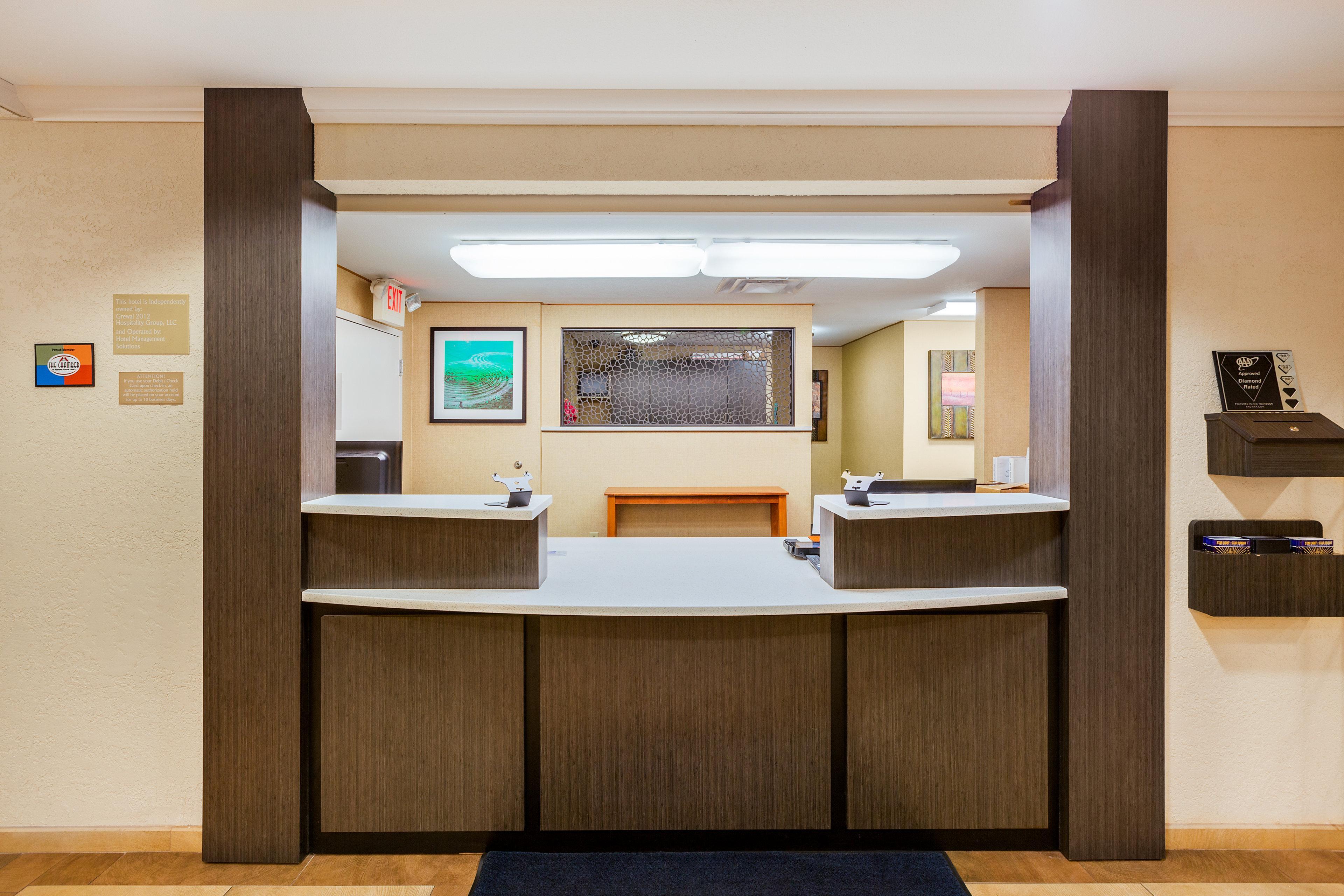 Candlewood Suites Medford By Ihg Exterior photo