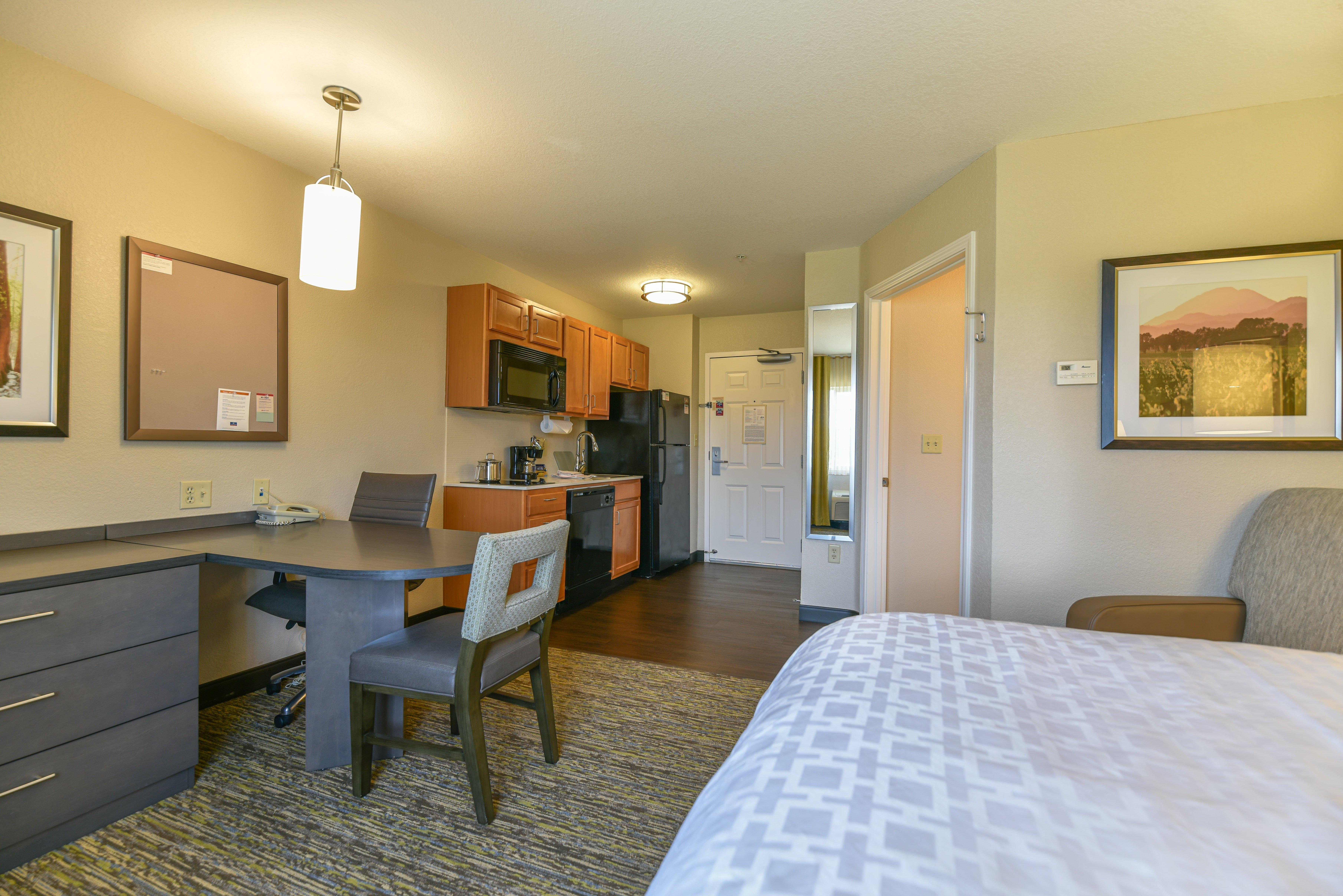 Candlewood Suites Medford By Ihg Exterior photo